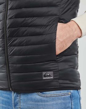 Quiksilver Scaly Black Pánske Zateplené Vesty